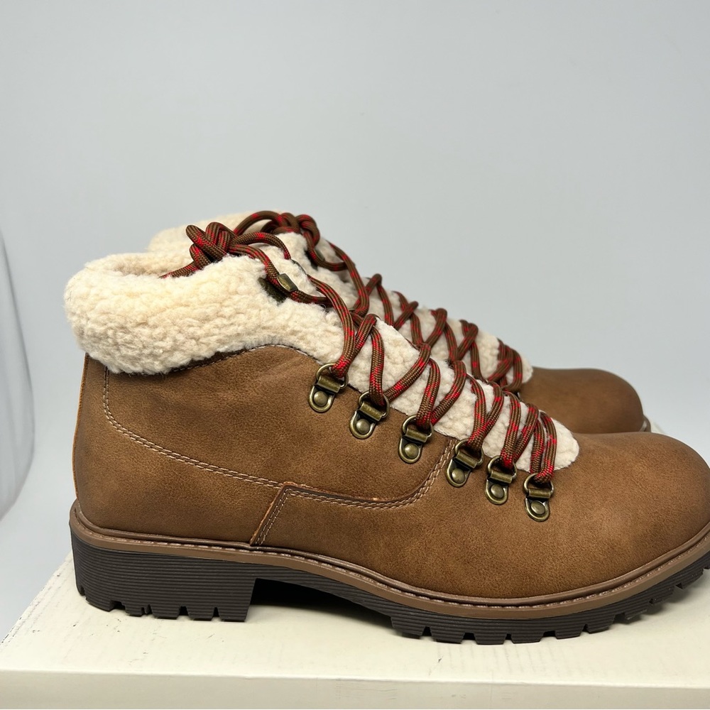 Sun+Stone Glenn Boots
Size 9.5